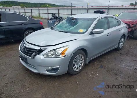 2015 Nissan Altima 2.5 S z USA, uszkodzony, nr VIN 1N4AL3AP2FN877485